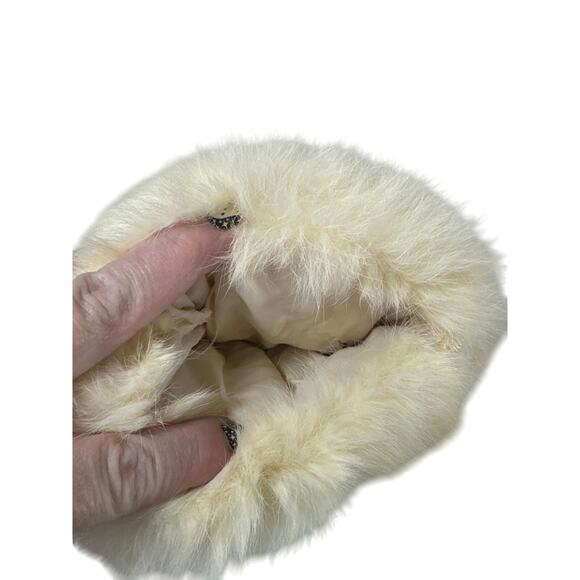 Vintage 70s Hand Warner Off White with girl doll face and strap - Picture 4 of 5